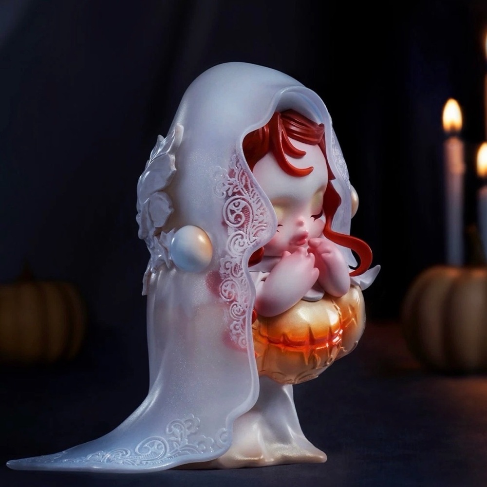 Skullpanda Covenant of The White Moon Pop Mart Limited Edition Lights Up NEW NIB - Picture 3 of 10